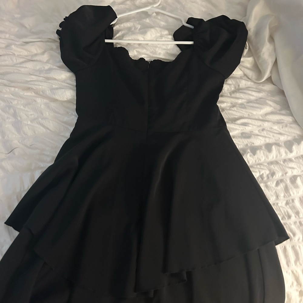 Elegant Black Dress with Puff Sleeves